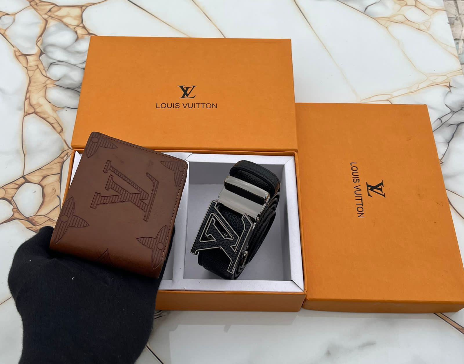 LOUIS VUITTON
