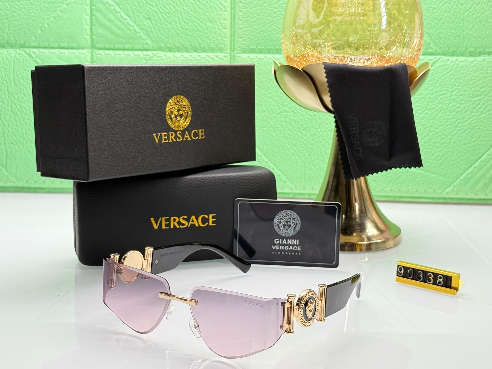 VERSACE