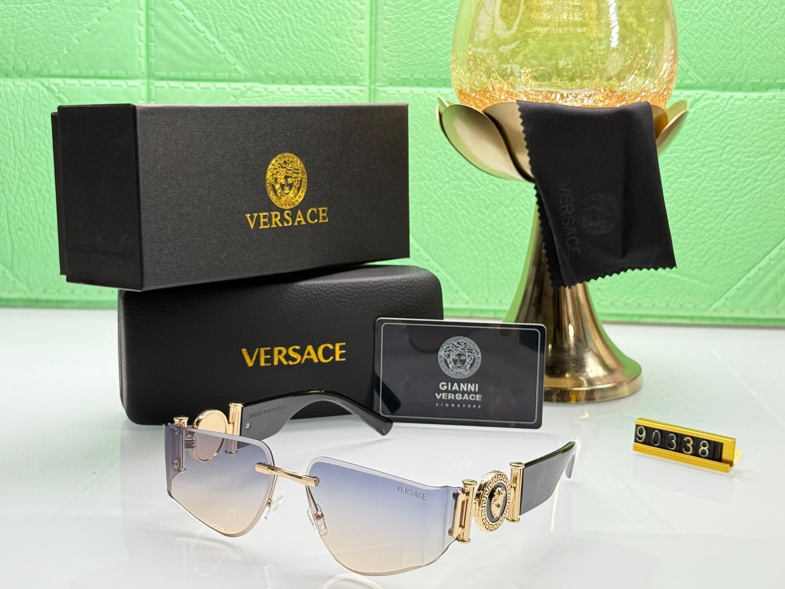VERSACE