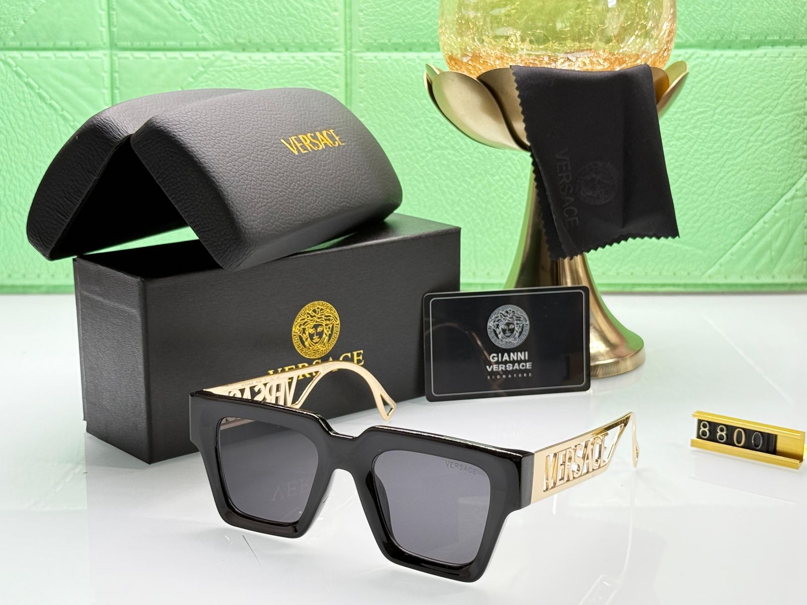 VERSACE