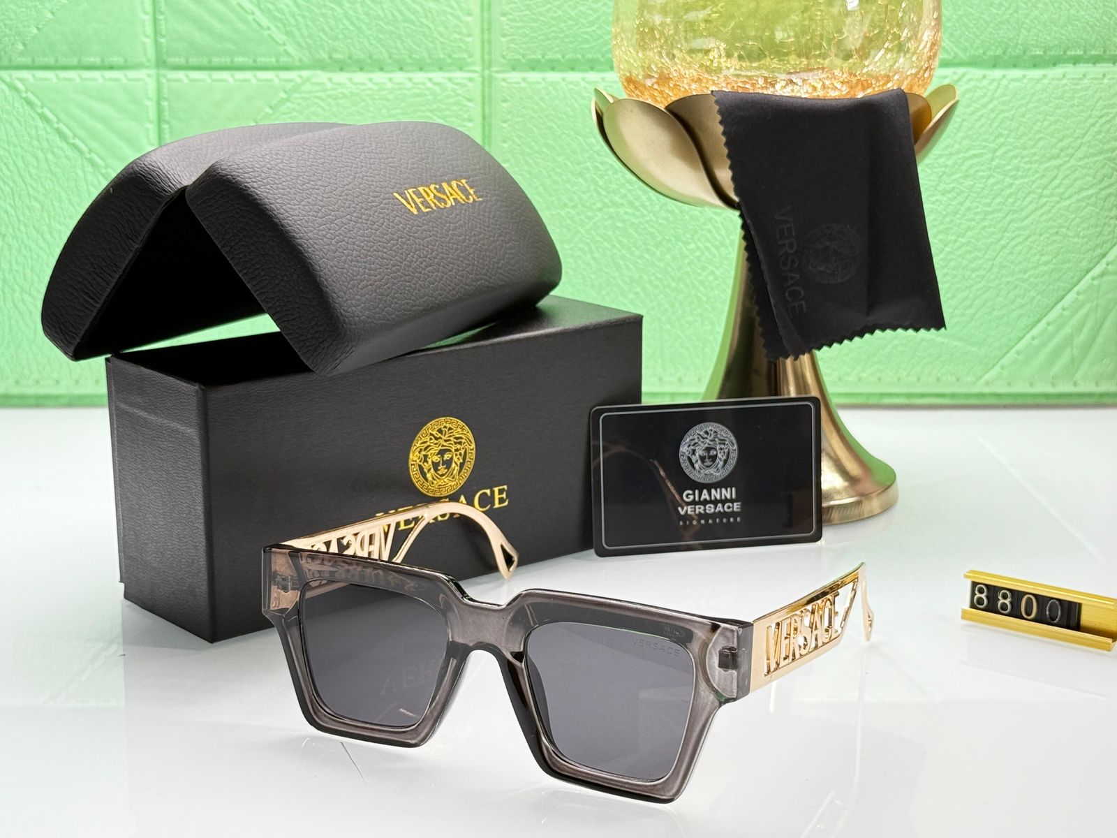 VERSACE