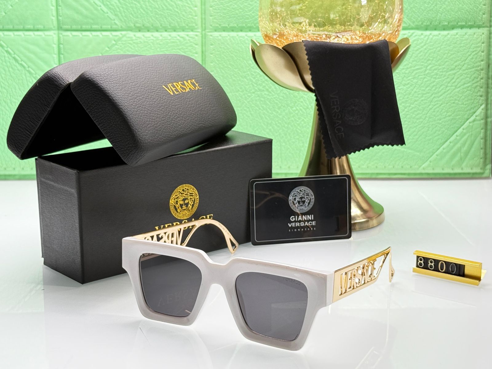 VERSACE