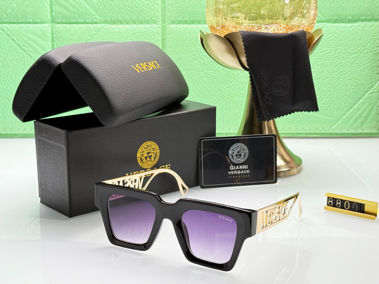 VERSACE