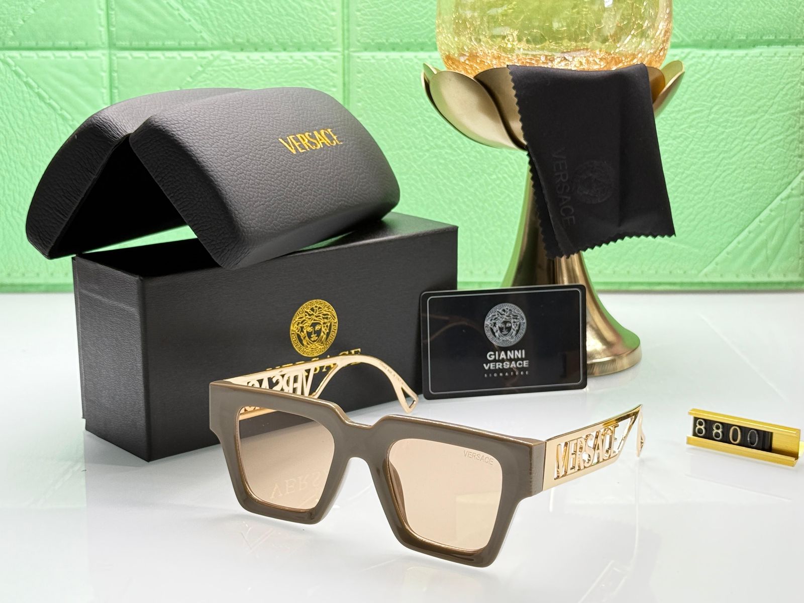 VERSACE